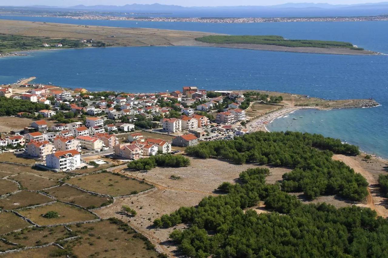 Apartments With A Parking Space Povljana, Pag - 6298 0*, Povljana