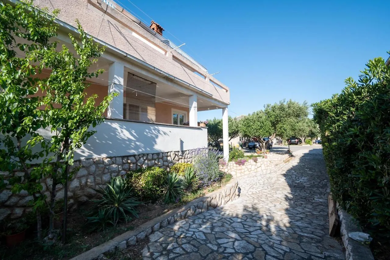 Apartments With A Parking Space Povljana, Pag - 6298 0*, Povljana