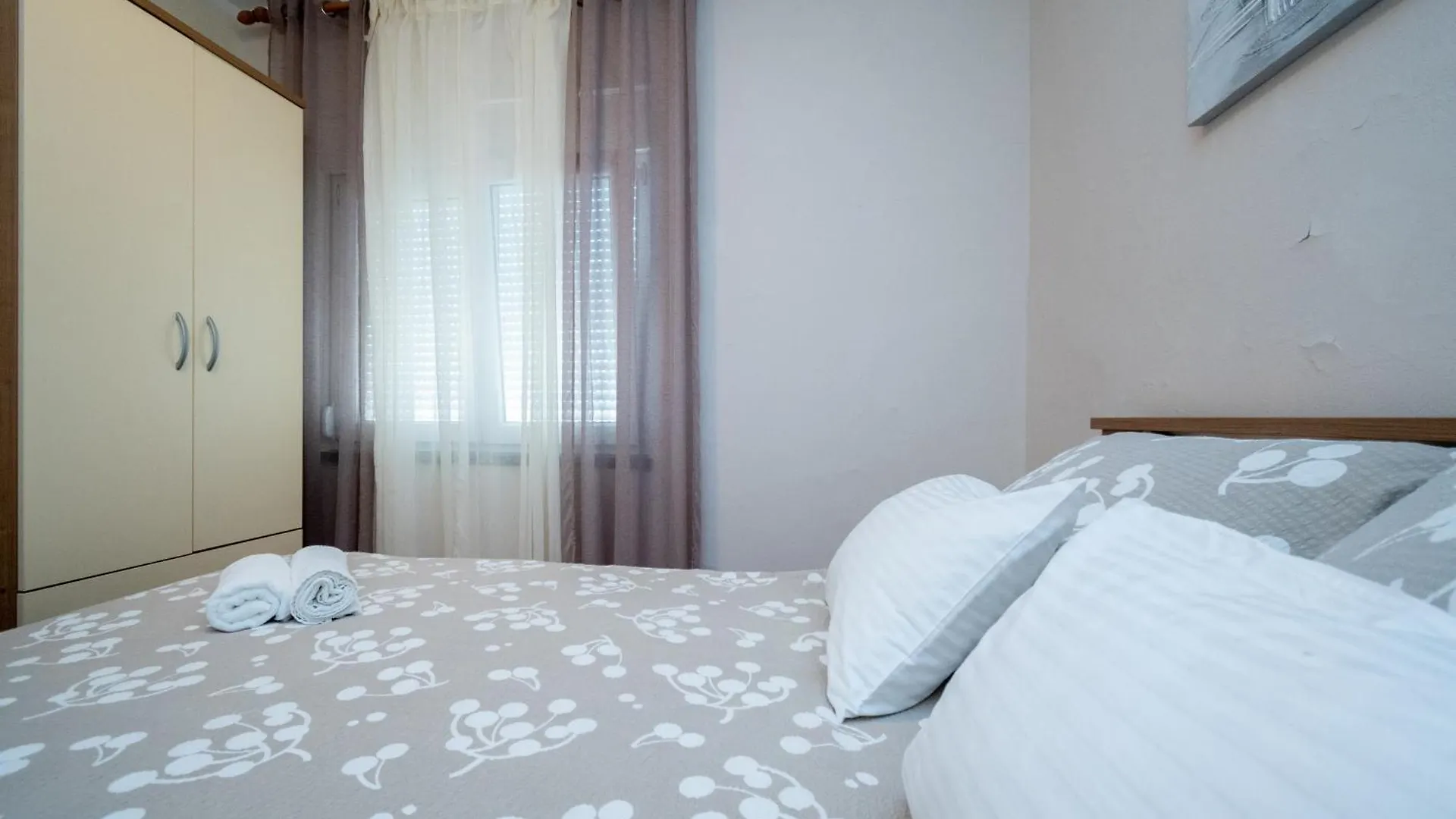 Apartments With A Parking Space Povljana, Pag - 6298  Povljana